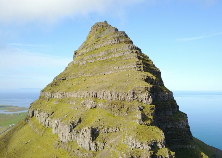 Exploring Nature’s Vibrancy The Artistry of Amok Island