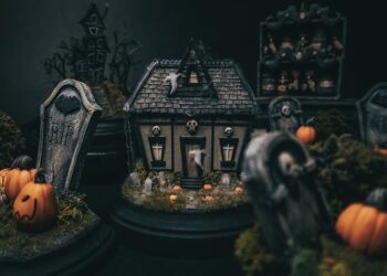 creating-charming-and-spooky-miniature-haunted-houses-dive-into-the-world-of-susete-saraiva