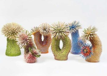 the-enigmatic-beauty-of-zemer-peleds-ceramic-shard-sculptures-a-masterpiece-of-fragments