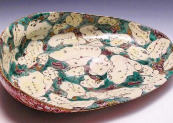 discover-the-exquisite-artistry-of-hitomi-hosonos-beautiful-blossoming-vases