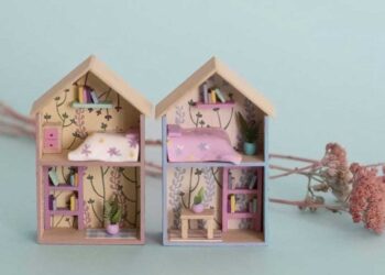 the-artistry-of-marina-paredes-crafting-exquisite-miniature-wooden-houses