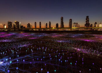 unveiling-the-brilliance-bruce-munros-spectacular-solar-artistry