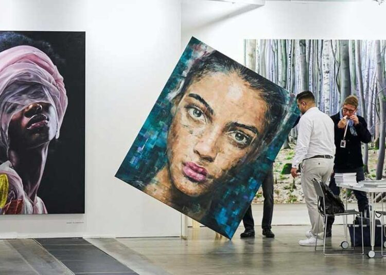 berlin-based-artist-harding-meyer-creates-detailed-glitchy-portraits