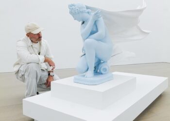 the-crystal-chronicles-unveiling-daniel-arshams-stunning-recreation-of-famous-sculptures